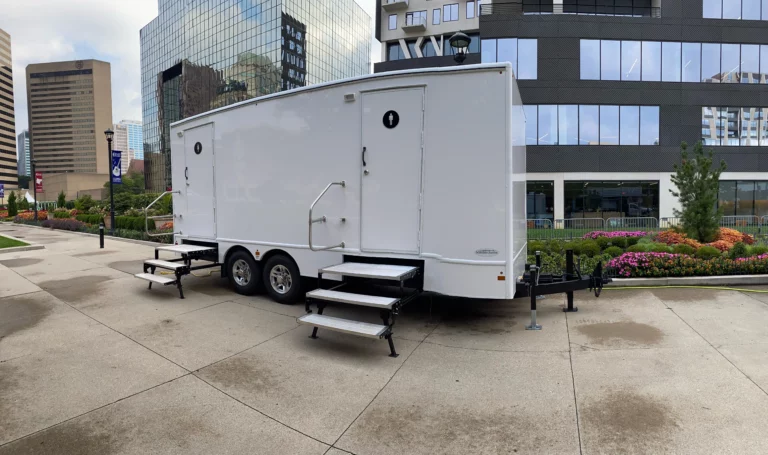 Restroom Trailer with Air Conditioner